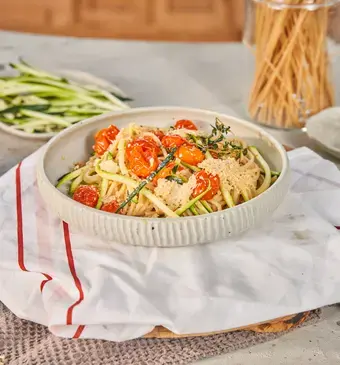 Snel met Miljuschka Spaghetti met gekonfijte tomaat en parmezaan-crunch 