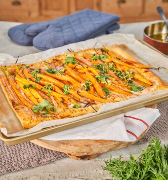 snel met miljuschka frisse start Plaattaart met bospenen 