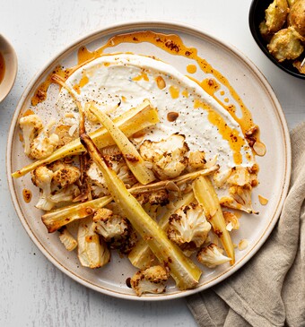 Traybake met frisse saus