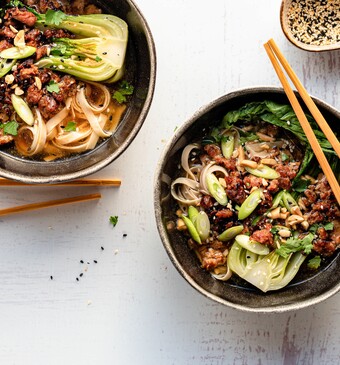 Noedelsoep met plantaardig gehakt