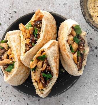 Pita met vegetarische kipstukjes