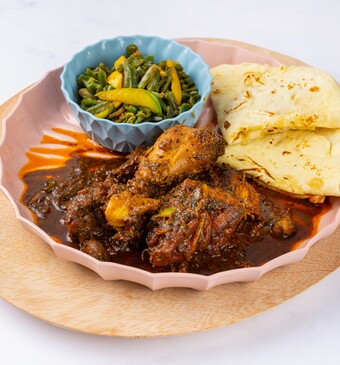 CurryChicken en RotiPlaat