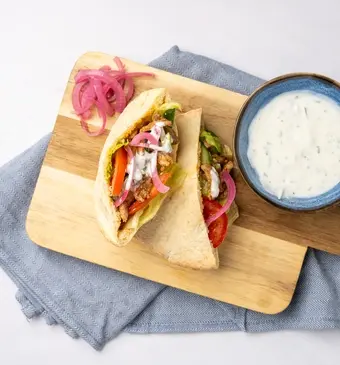 Broodje shoarma met zelfgemaakte knoflooksaus
