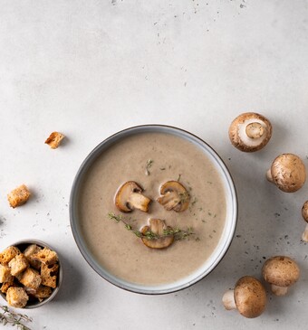 champignonsoep in een kom