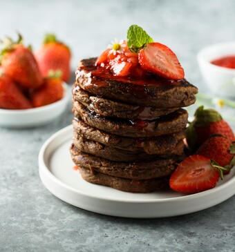 Chocoladepannenkoeken met aardbeien