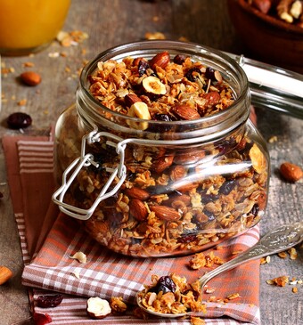 zelfgemaakte muesli met noten