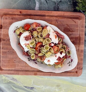 pastasalade met mortadella en burrata