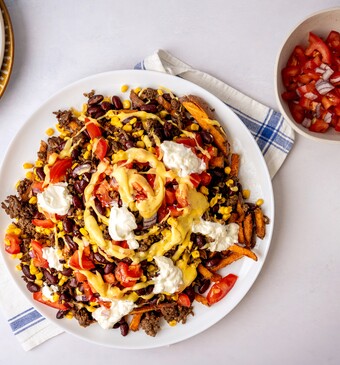 Loaded fries met gehakt uit het programma Lekker Snel!
