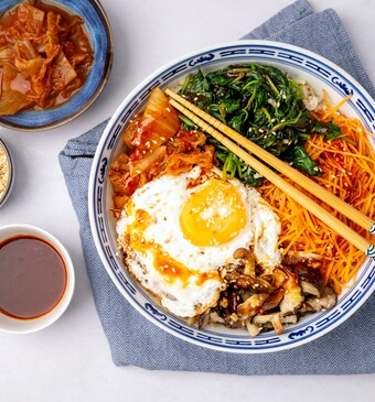 Snelle bibimbap uit het programma Lekker Snel!