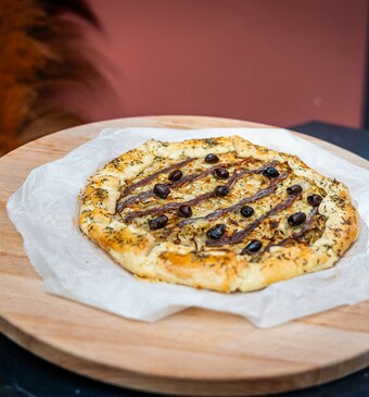 galette met ui en ansjovis