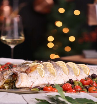 Hele zeebaars uit het programma Miljuschka Masterclass Kersteditie.