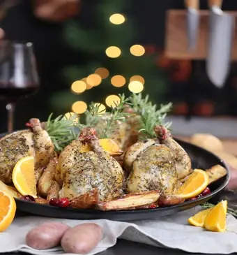 Piepkuiken met geroosterde aardappelen uit het programma Miljuschka Masterclass Kersteditie.