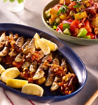 Panzanella met caponata en sardines