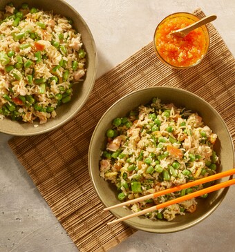 Gebakken rijst met gerookte kip