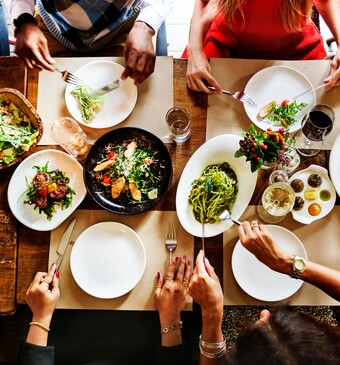 zomerse gerechten met gasten