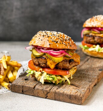 Zelfgemaakte cheeseburger- Ramons Buitenkeuken