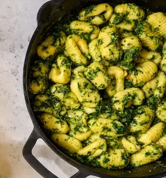 Gnocchi met pesto