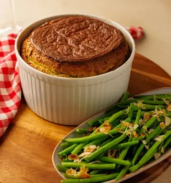 Groene kruiden-kaassoufflé