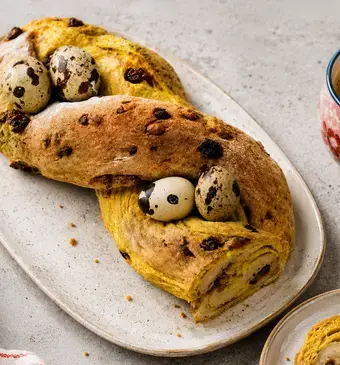 Gevlochten Paasbrood