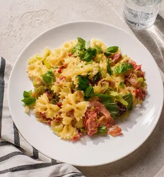 Pasta met Italiaans gestoofde spitskool