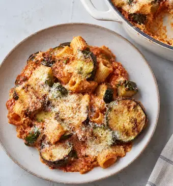 Pasta ovenschotel met aubergine en asperges