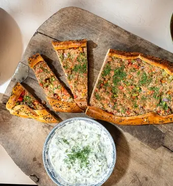 Pide met gehakt