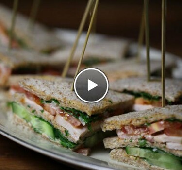 Clubsandwich met kip en komkommer