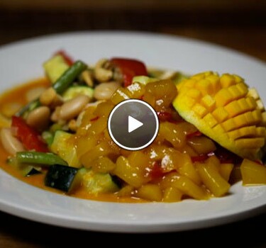 Vegetarische curry met mangocompote