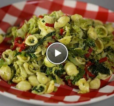 Pasta Pesto met gestoofde groene kool & geroosterde paprika