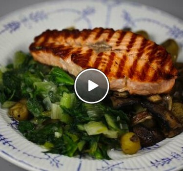Roergebakken andijvie met zalm en kerrie krieltjes