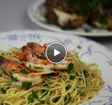 Spaghetti aglio e olio met gegrilde radicchio