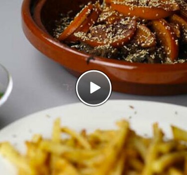 Lamstajine met komijnfriet en Marokkaanse salade