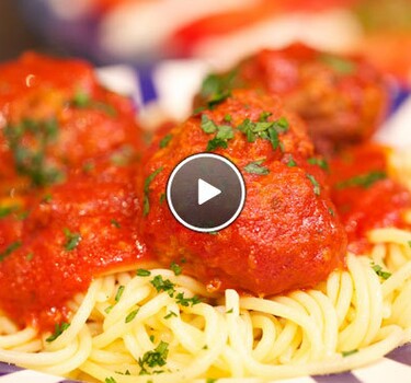 Spaghetti met gehaktballetjes in tomatensaus