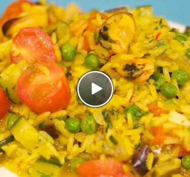 Makkelijke paella met cherrytomaten