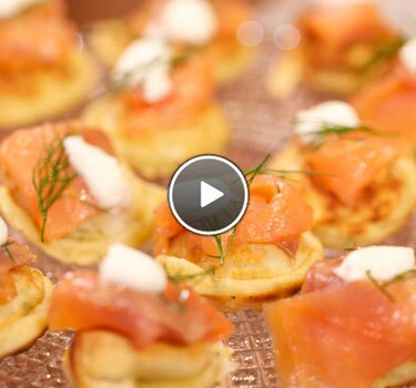 Annabel’s kruidenbeignets met gerookte zalm