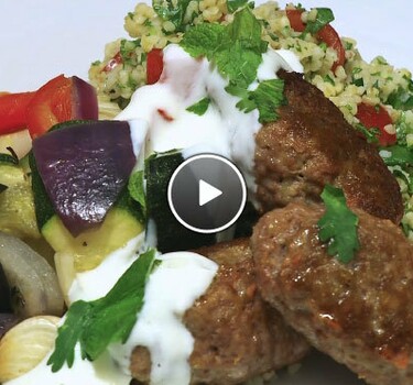 Kofta’s met geroosterde groente en bulgur