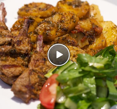 Aardappeltajine en lamskoteletjes met chermoula