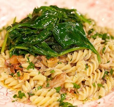 Fusilli met paddenstoelen-gorgonzolasaus