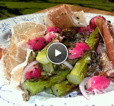 Gegrilde asperges met Parmezaanse kaas