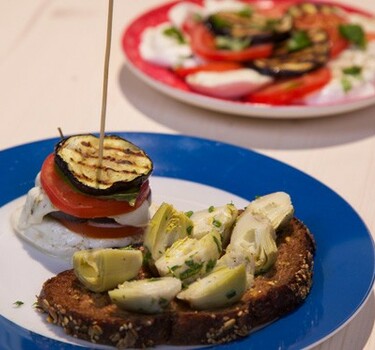 Auberginetorentjes met tomatenbrood