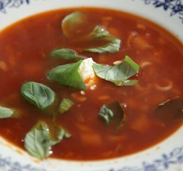 Supersnelle tomatensoep met pasta