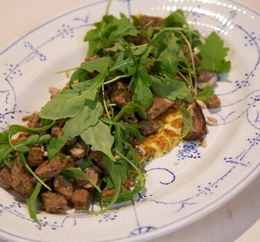 Peterselie-omelet met paddenstoelen
