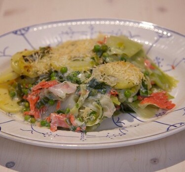 Prei-ovenschotel met gerookte zalm