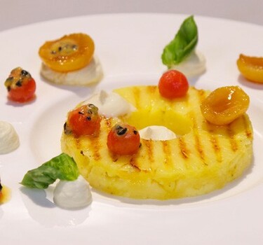 Gegrilde ananas met papaja en mascarpone