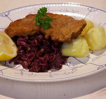 Weense rode kool met Wienerschnitzel