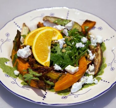 Geroosterde pompoen en zoete aardappel met feta