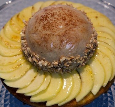 Appelboltaart met kaneelmousse