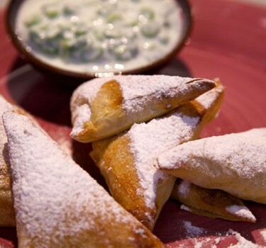 Samosa’s uit de Antillen met een vulling van pompoen en quinoa