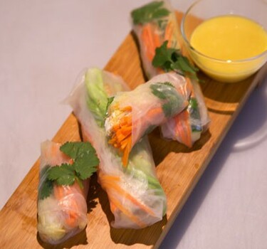 Funky veggie sesam springrolls met zelfgemaakte Japanse mayonaise (vegetarische sesam loempia’s)