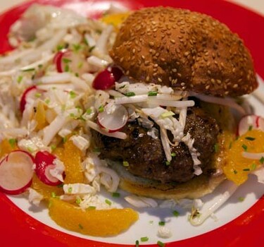 Teriyakiburgers met Chinese koolsalade